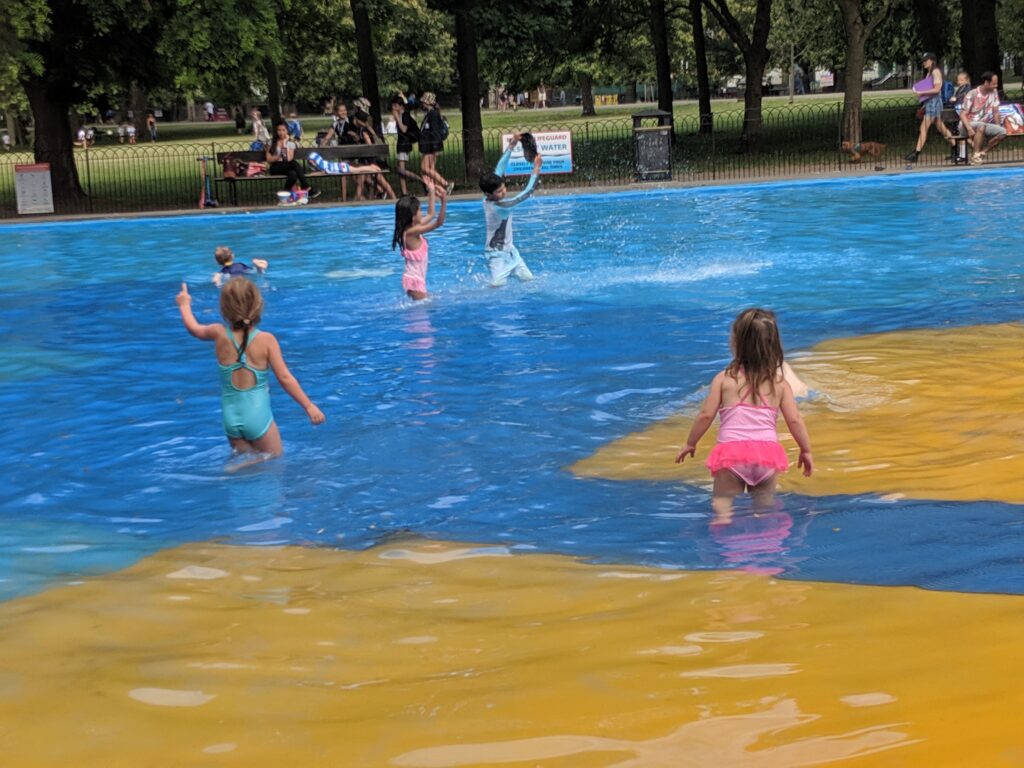 Ravenscourt park wading pool splash pad